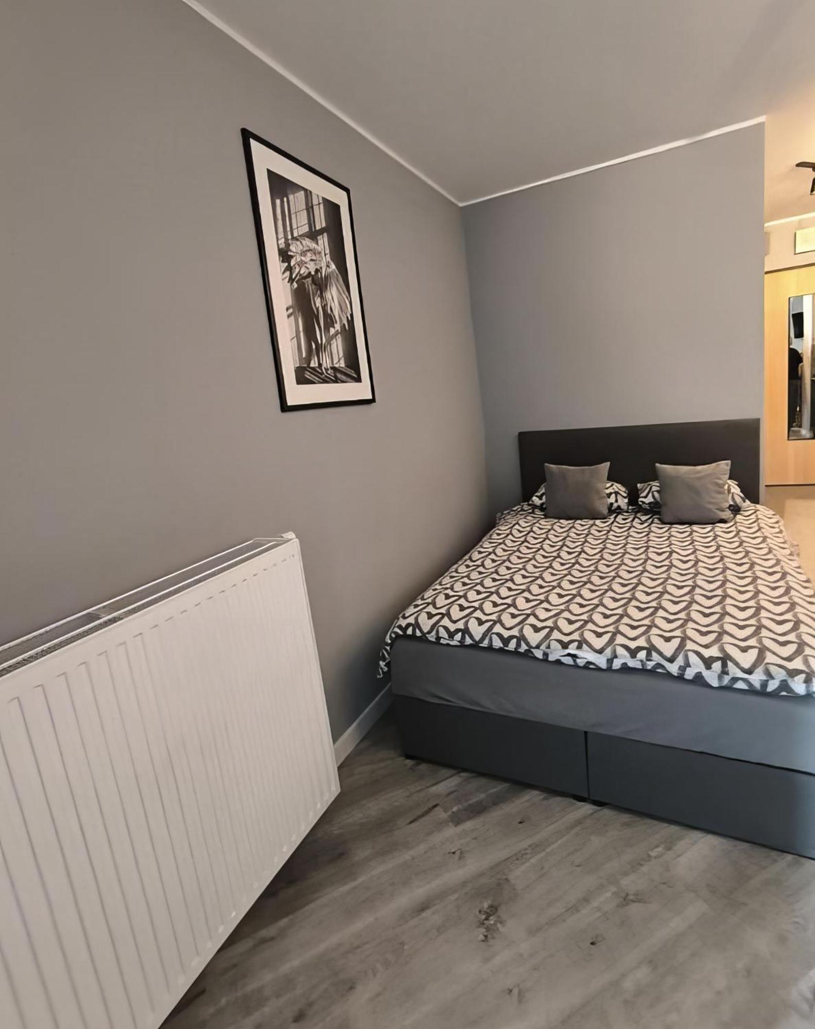77 Wiktoryn Studio Apartment Warsaw Exterior photo