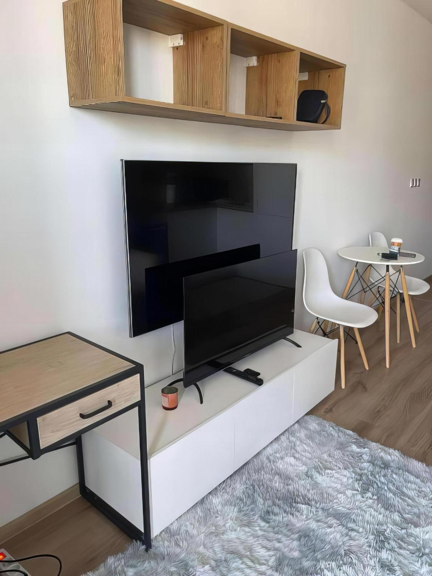 77 Wiktoryn Studio Apartment Warsaw Exterior photo
