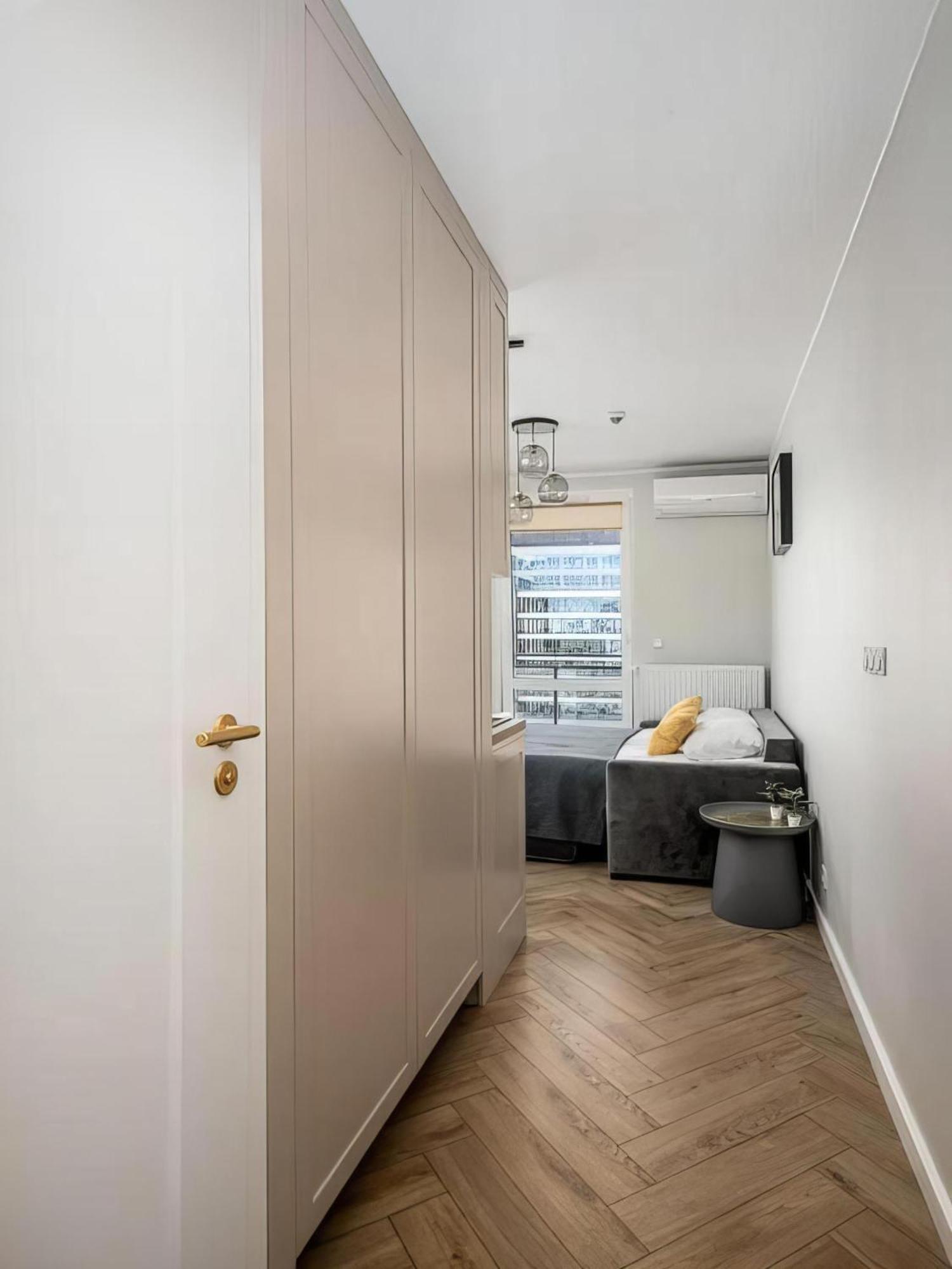 77 Wiktoryn Studio Apartment Warsaw Exterior photo